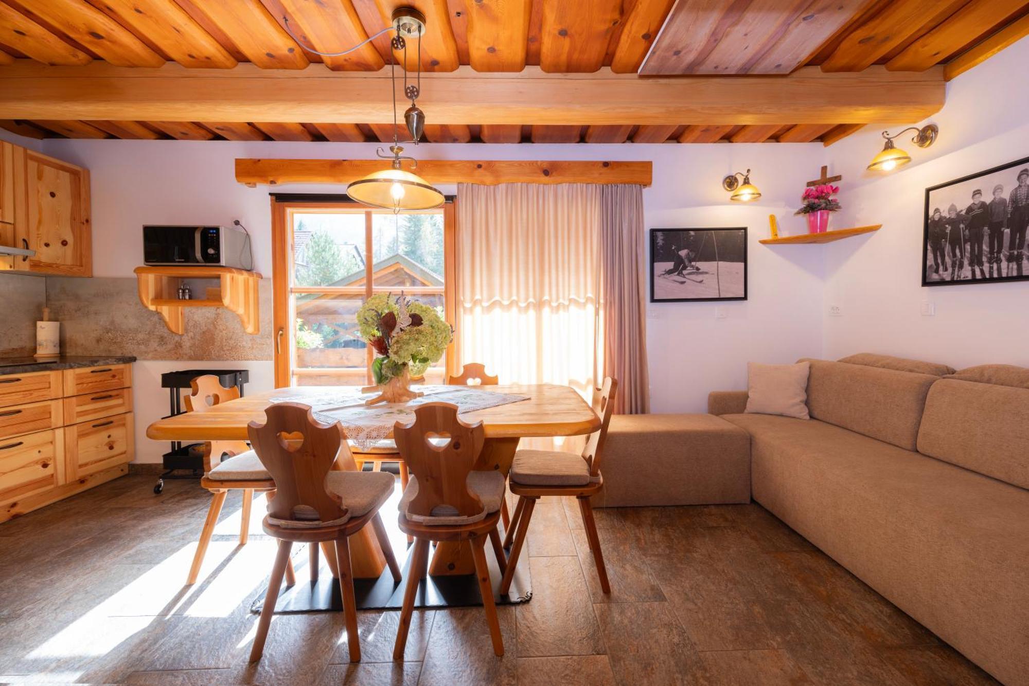 Apartma In Bungalov Jezerci Gozd Martuljek Exterior foto